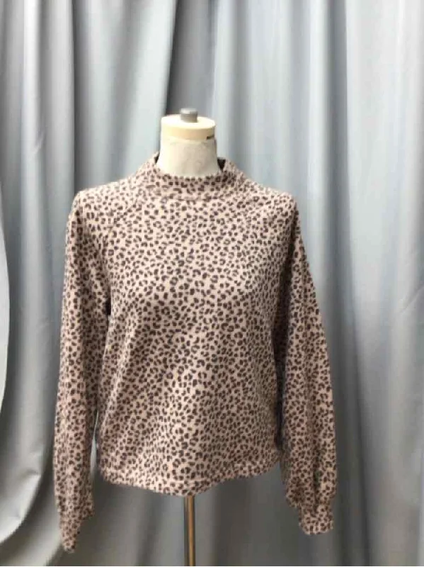 ABERCROMBIE & FITCH SIZE MEDIUM Ladies TOP